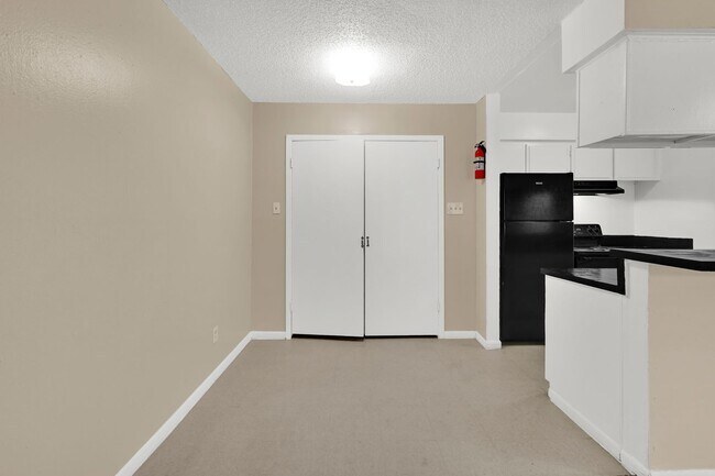 Building Photo - Make this charming studio your new home