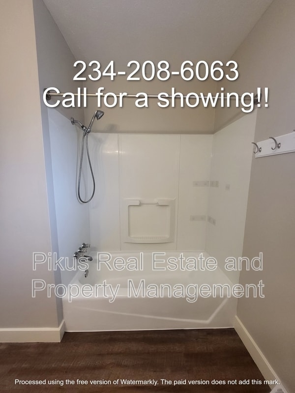 Building Photo - 3639 Albrecht Ave