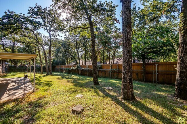 Building Photo - Amazing 4 Bedroom 2, Bath Home in Desirabl...