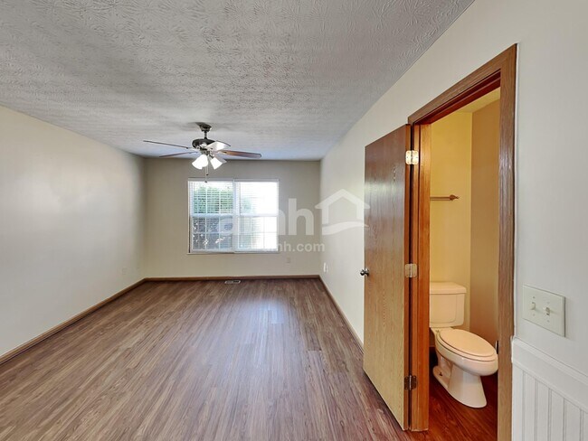 Building Photo - 115 Grove Run Rd