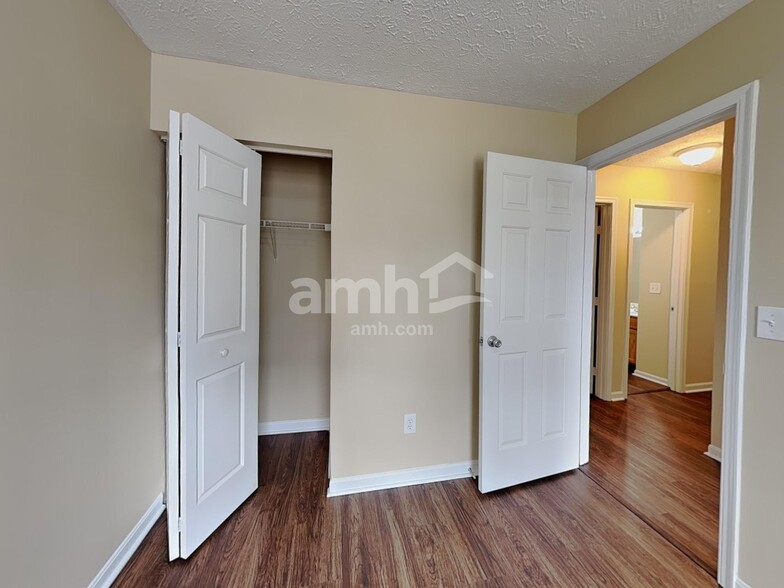 Building Photo - 556 Grouse Ct