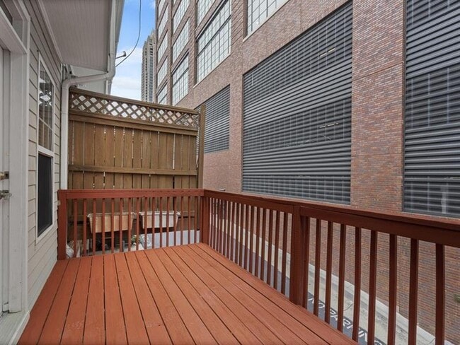 Building Photo - 205 16th St NW