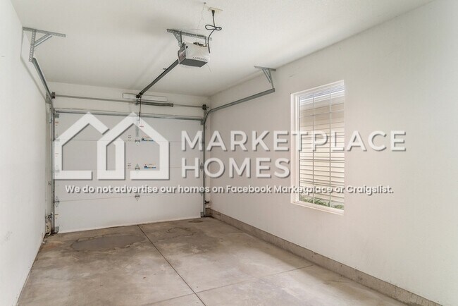 Building Photo - 2102 Chelsea Ln