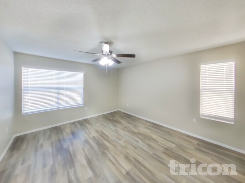 Building Photo - 6842 N 78th Ave