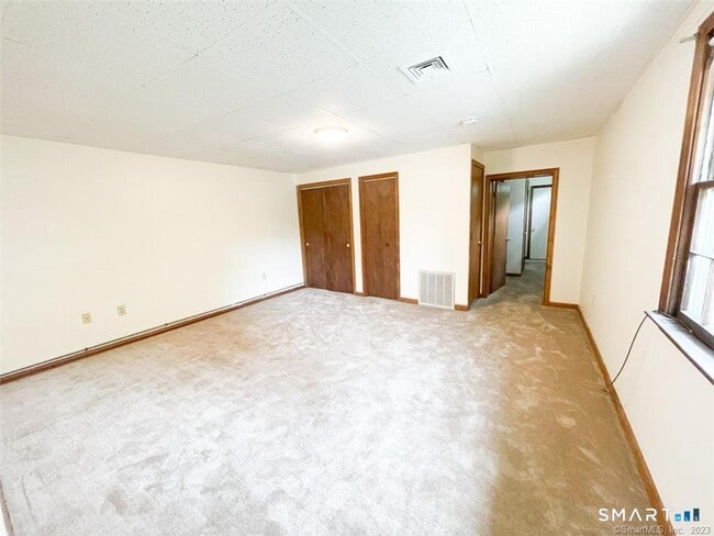 Building Photo - 150 S Cherry St