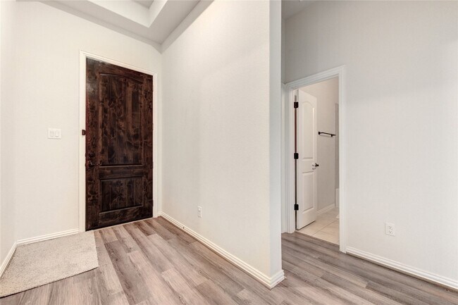 Building Photo - 101 Sunray Creek Dr