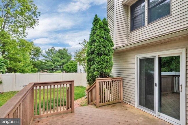 Building Photo - 518 Demoss Ct