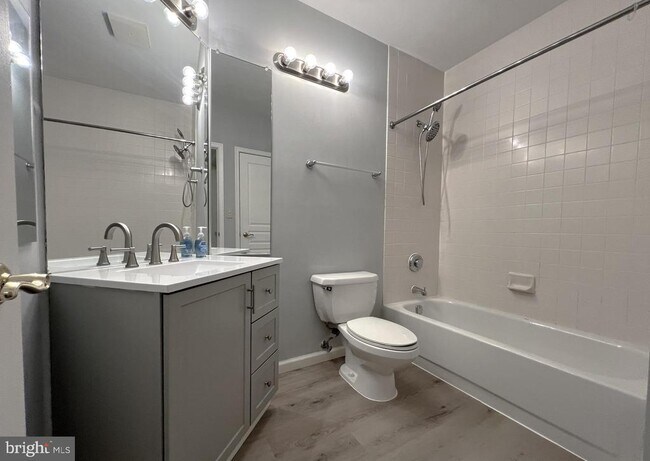 Building Photo - 12919 Alton Square