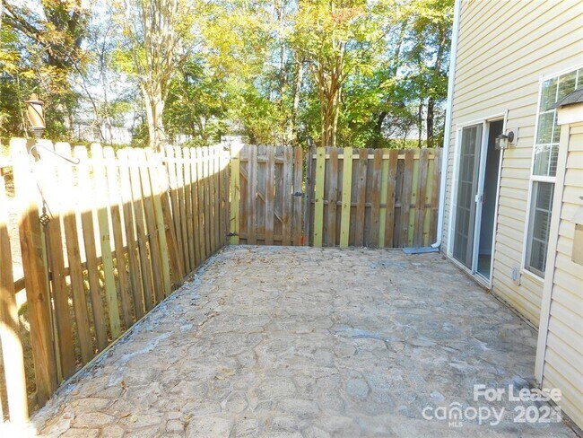 Building Photo - 11310 Ladonia Ct