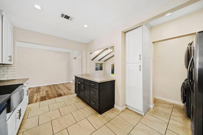 Building Photo - 22416 Baltar St