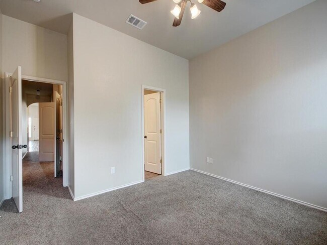 Building Photo - 1520 Muirfield Bend Dr