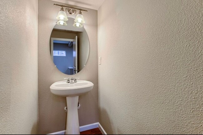 Building Photo - Beautiful 4-Bedroom Home in Prime Beaverton Location – Near Intel & Nike!