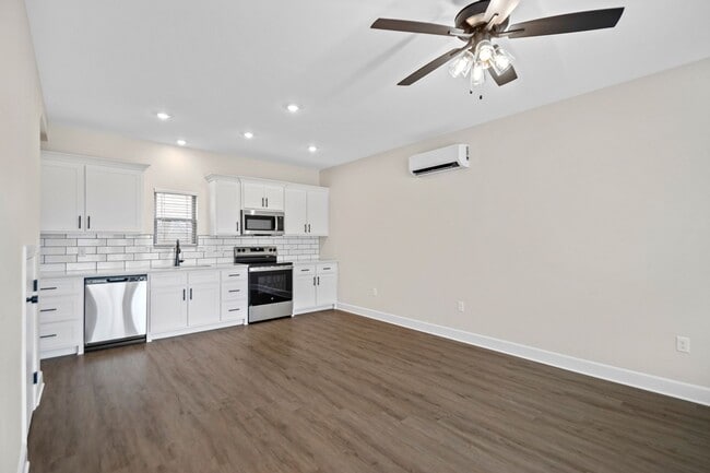 Building Photo - Live on Parker Townhome - Rockwater Village