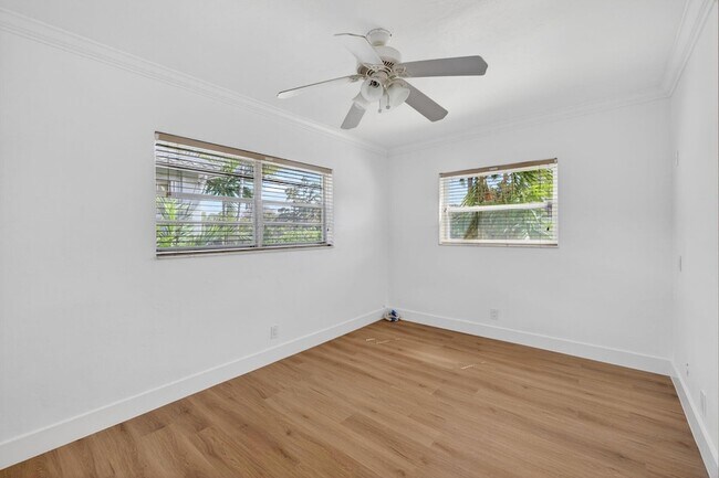 Building Photo - 901 NE 3rd St