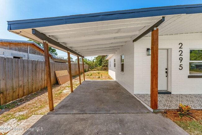 Building Photo - 2295 Allan Adale Rd