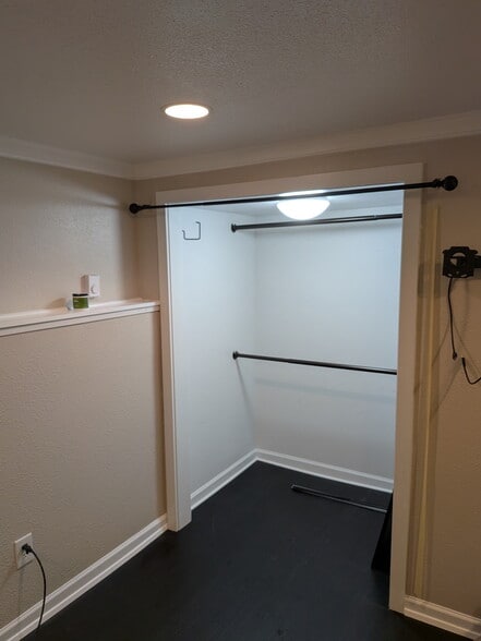 Bedroom Closet - 402 NE 40th St