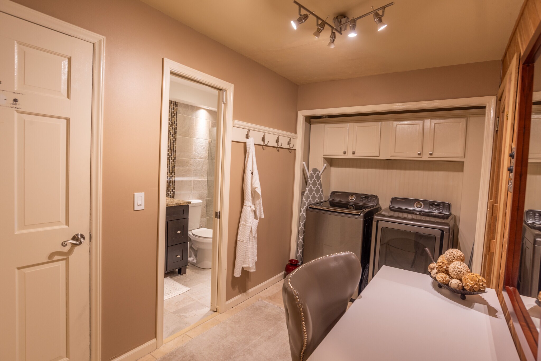 Building Photo - 511 Paul St