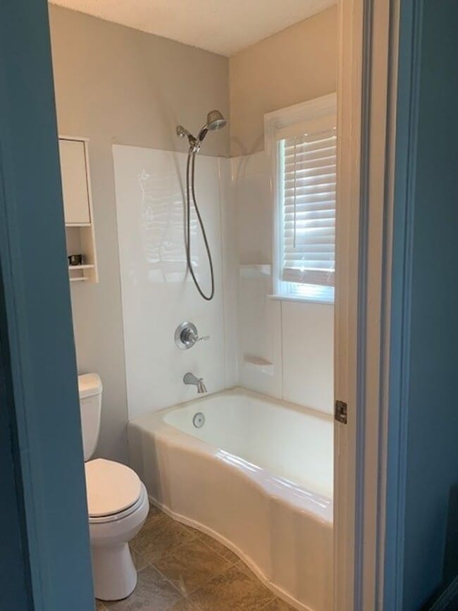 Building Photo - Updated 2 Bed 2 Bath In Peaceful Brown Summit