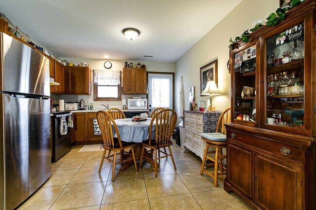Building Photo - 2139 Hummingbird Dr