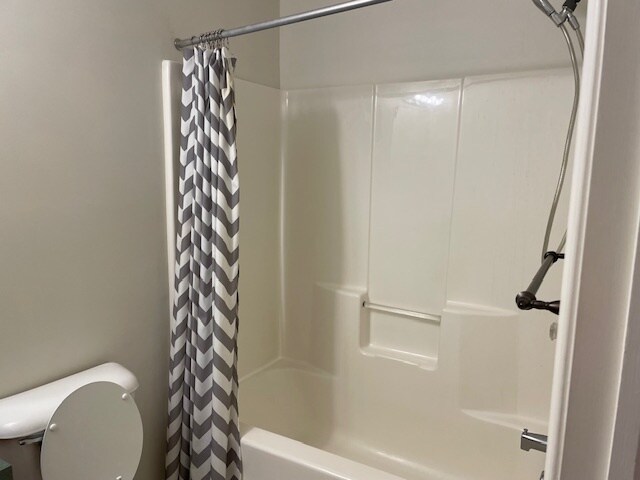 Building Photo - 8116 Heritage Dr