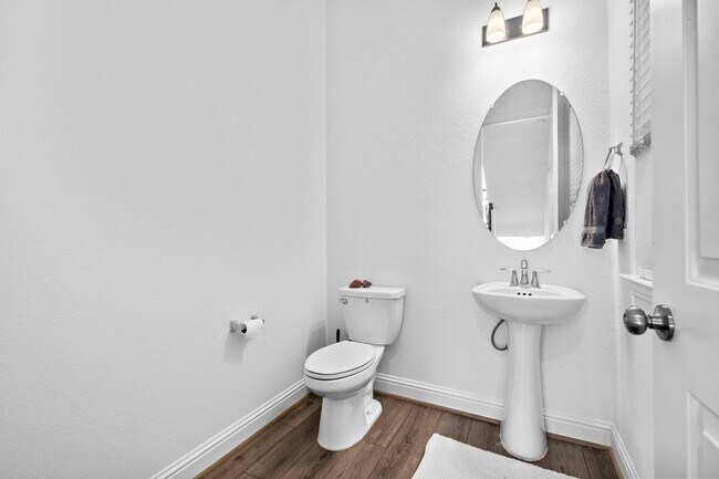 Building Photo - 11008 Mikula Dr