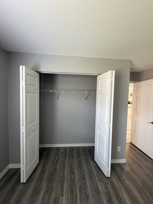 Building Photo - Morriston - 19 ACRE HIDDEN GEM!! **Won't Last**