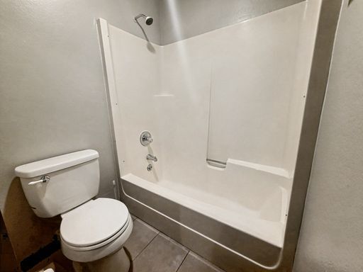 Building Photo - AVAILABLE NOW! Beautiful Kirkland South Rose Hill Home with Fireplace and Forest View