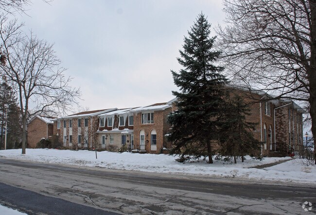 Building Photo - Westbriar Townhomes
