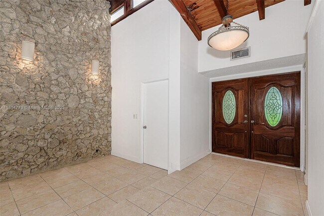 Building Photo - 9022 SW 78th Pl