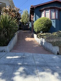 Building Photo - MOVE IN READY 3BR/1BA MAXWELL PARK HOME!