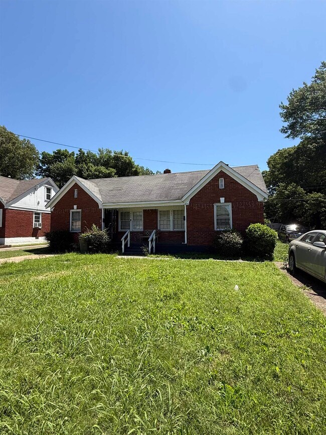 Primary Photo - 962 Springdale St
