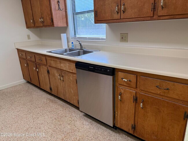 Building Photo - 21 Rosevere Way