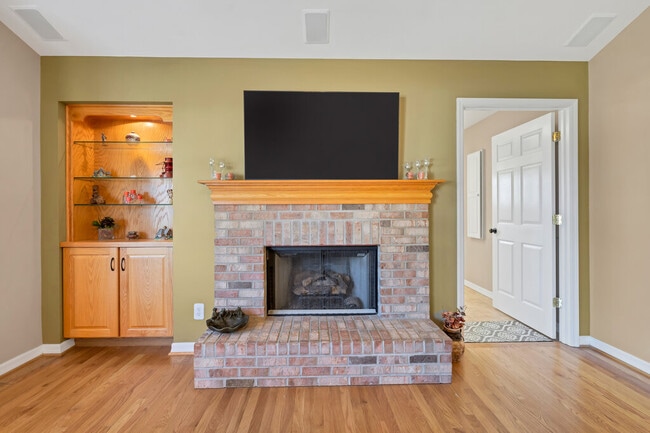 Building Photo - 10 Apple Tree Ct