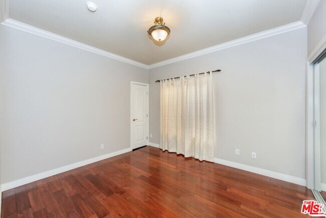 Building Photo - 11547 Rochester Ave