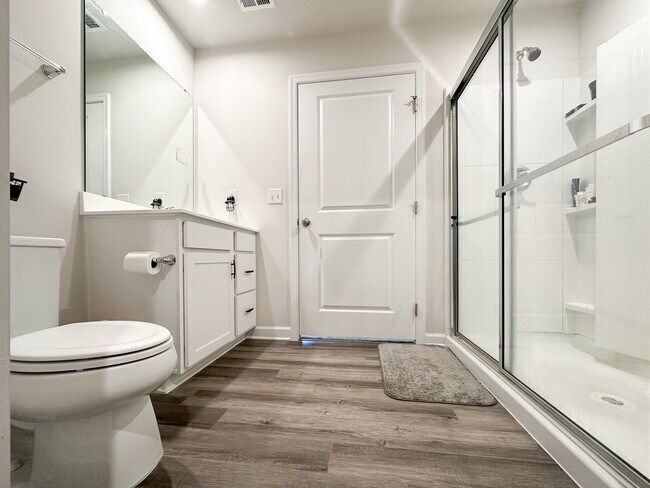 Building Photo - 1204 Flatt Ln