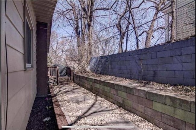 Building Photo - 1125 Barland St