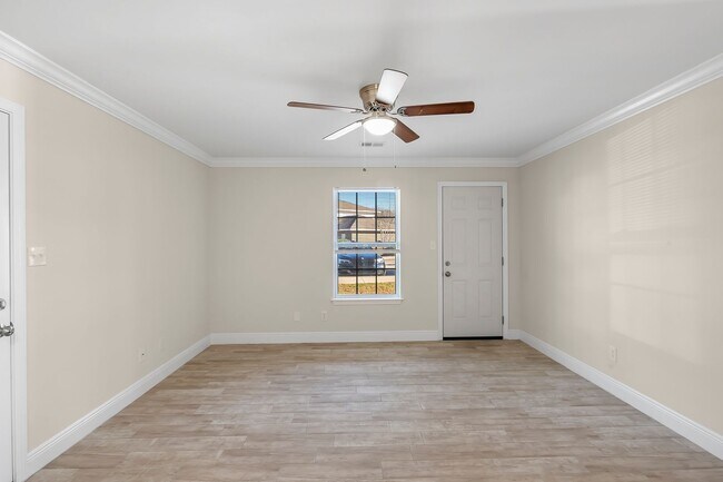 Building Photo - 22615 Mattingly St
