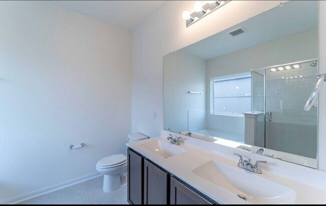 Building Photo - 2838 Davis Trce