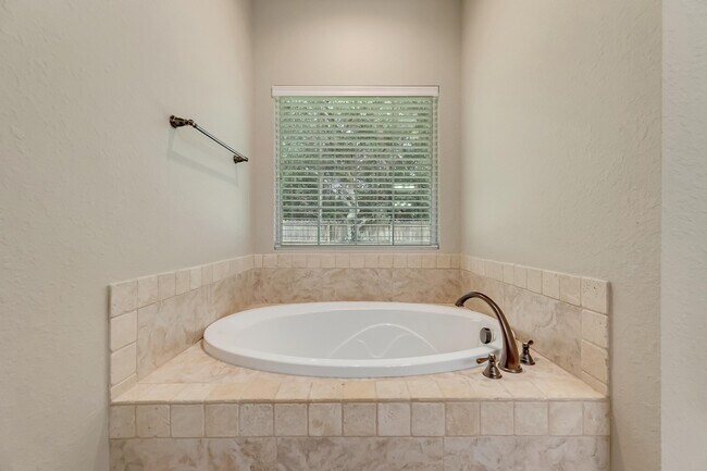 Building Photo - 117 Blossom Creek Run