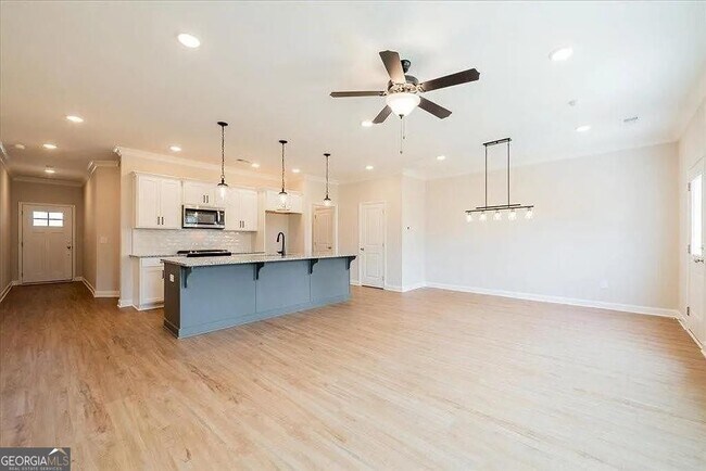 Building Photo - 121 Priestwood Ln