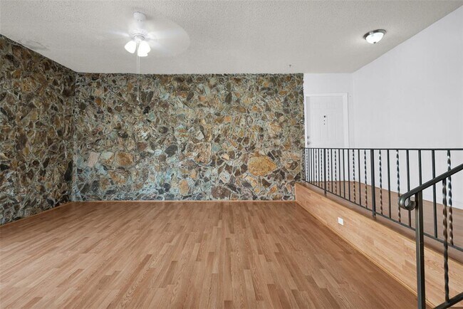 Building Photo - 4850 SW 63rd Terrace