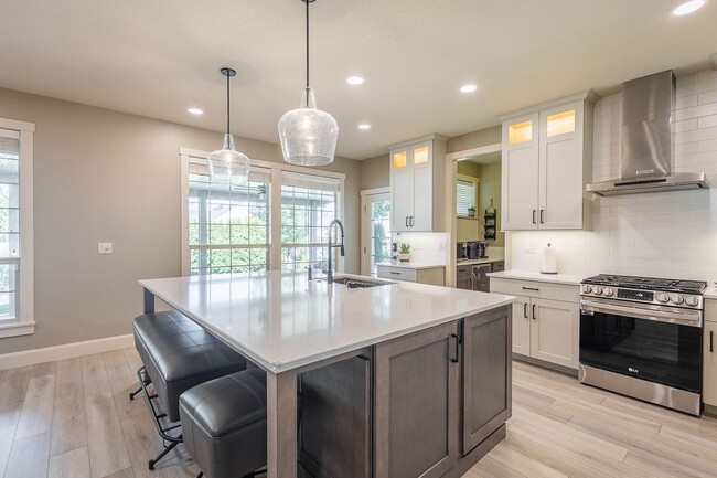 Building Photo - Stunningly Upgraded 4-Bedroom Home in Prime Eagle Location