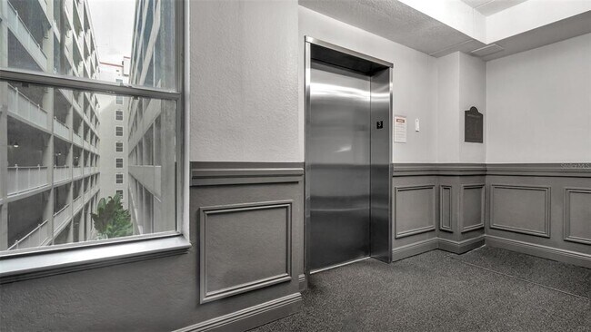 Building Photo - 700 S Harbour Island Blvd