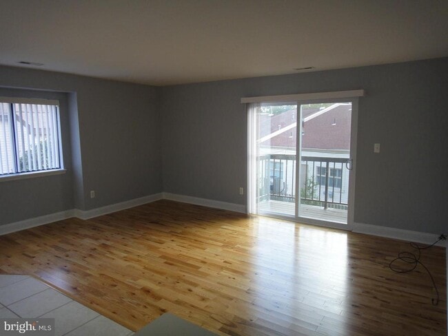 Building Photo - 307 Lucas Ln