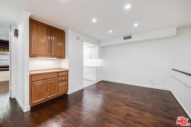 Building Photo - 9507 W Olympic Blvd