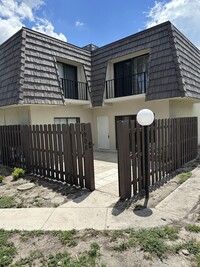 Building Photo - 1917 N Congress Ave