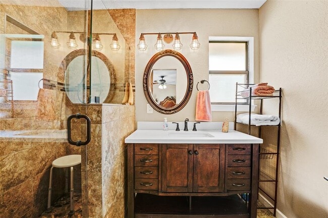 Building Photo - 21013 Ridgeview Loop