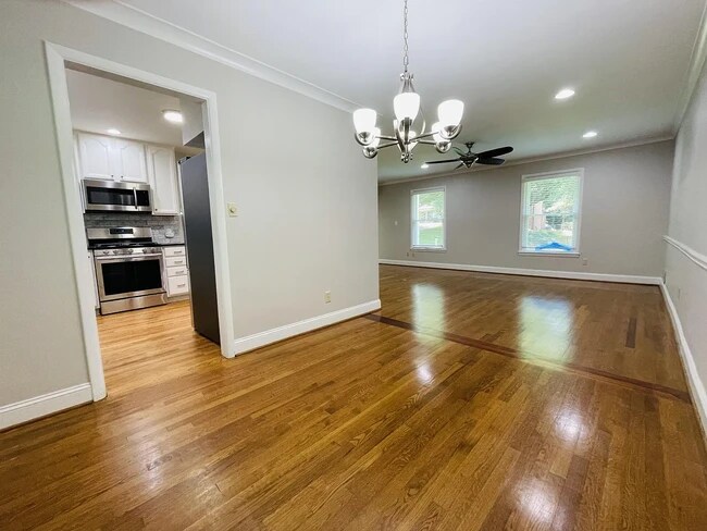 Building Photo - 2706 Eaton Pl