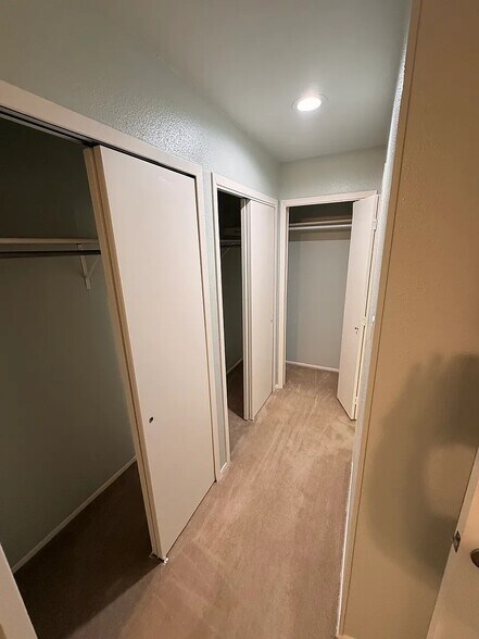 Building Photo - 13606 Dutch Myrtle