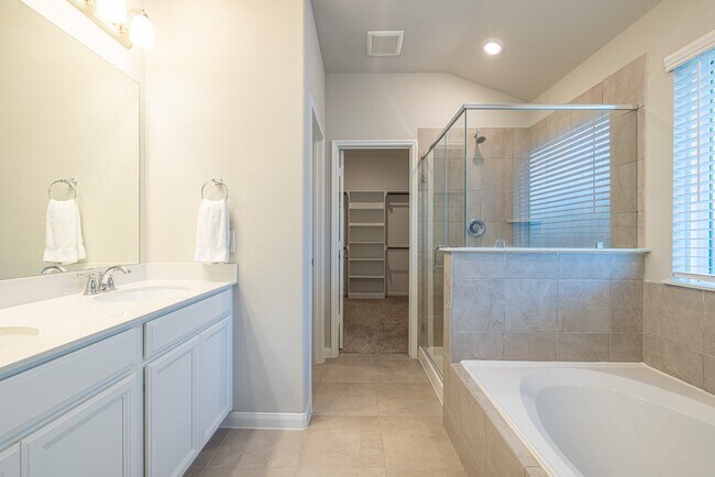 Building Photo - 17705 Hanson Ridge Dr